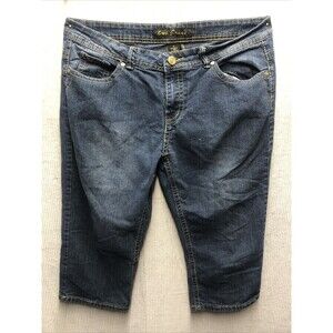 Out Jeans Women’s Capri Shorts Size 12 Medium Wash